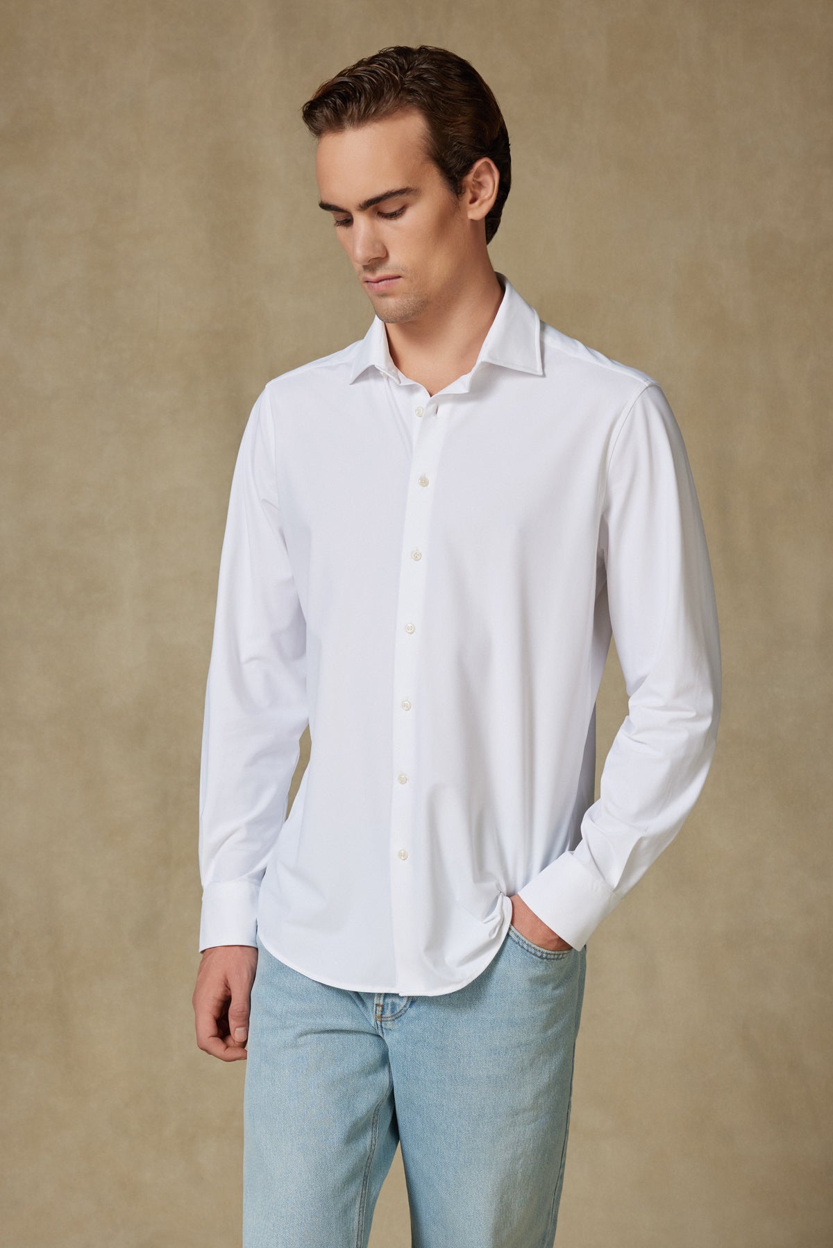 Abbate Celvo Performans Performans Polyamid Karışımlı Comfort Fit Beyaz Klasik Yaka Erkek Düz Gömlek