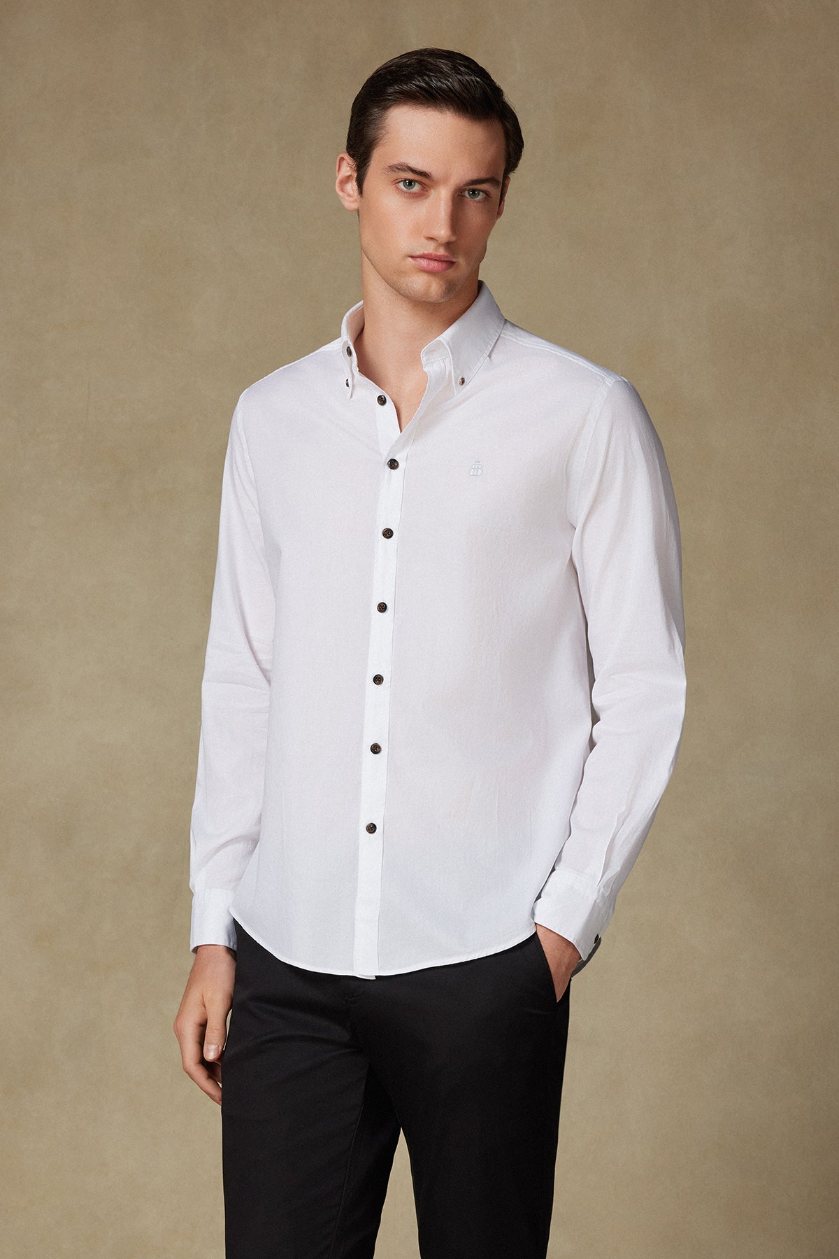 Abbate Mario Poplin Pamuklu Comfort Fit Beyaz Düğmeli Yaka Erkek Düz Gömlek