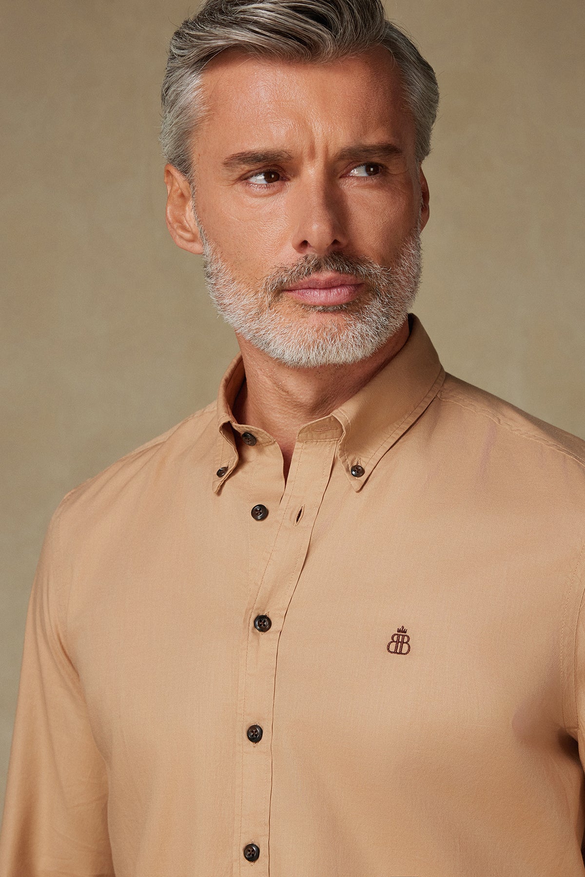Abbate Mario Poplin Pamuklu Comfort Fit Bej Düğmeli Yaka Erkek Düz Gömlek