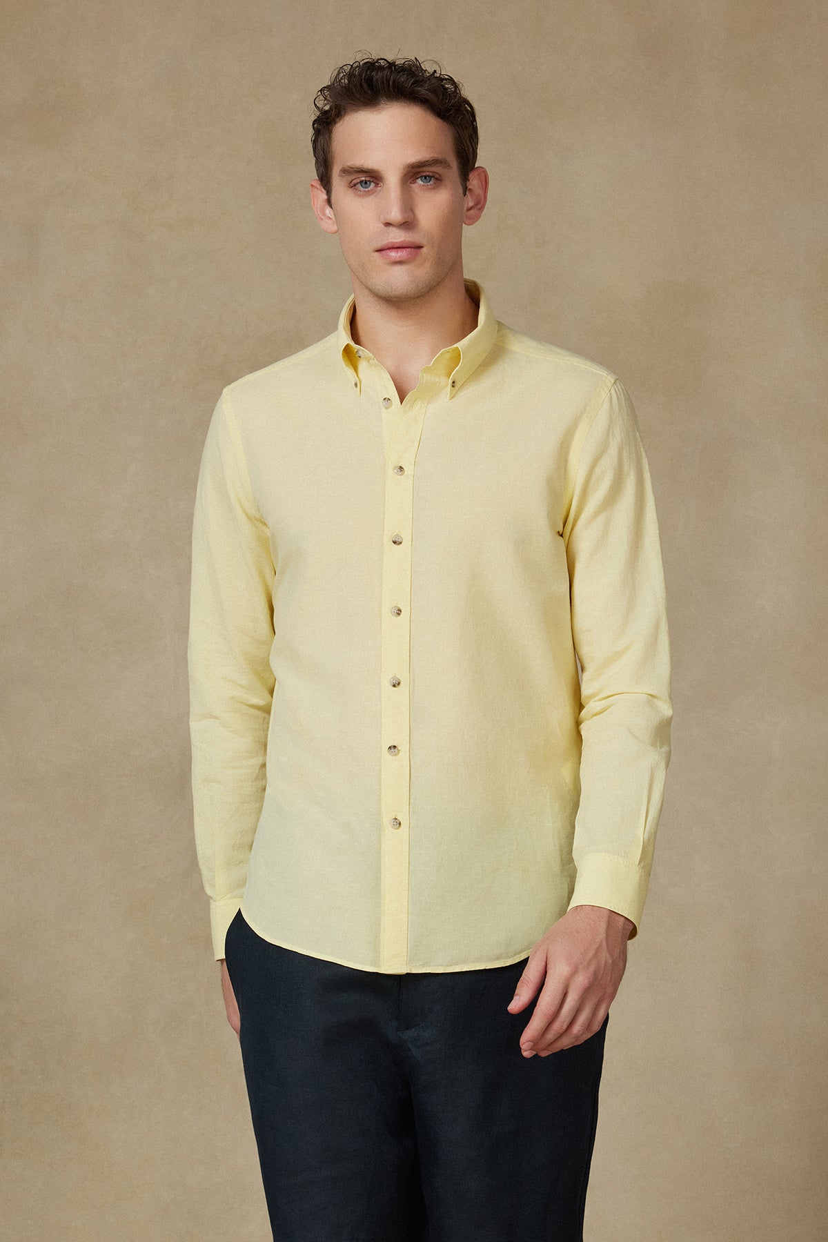 Abbate Mario Keten Pamuk Keten Karışımlı Comfort Fit Sarı Düğmeli Yaka Erkek Düz Gömlek