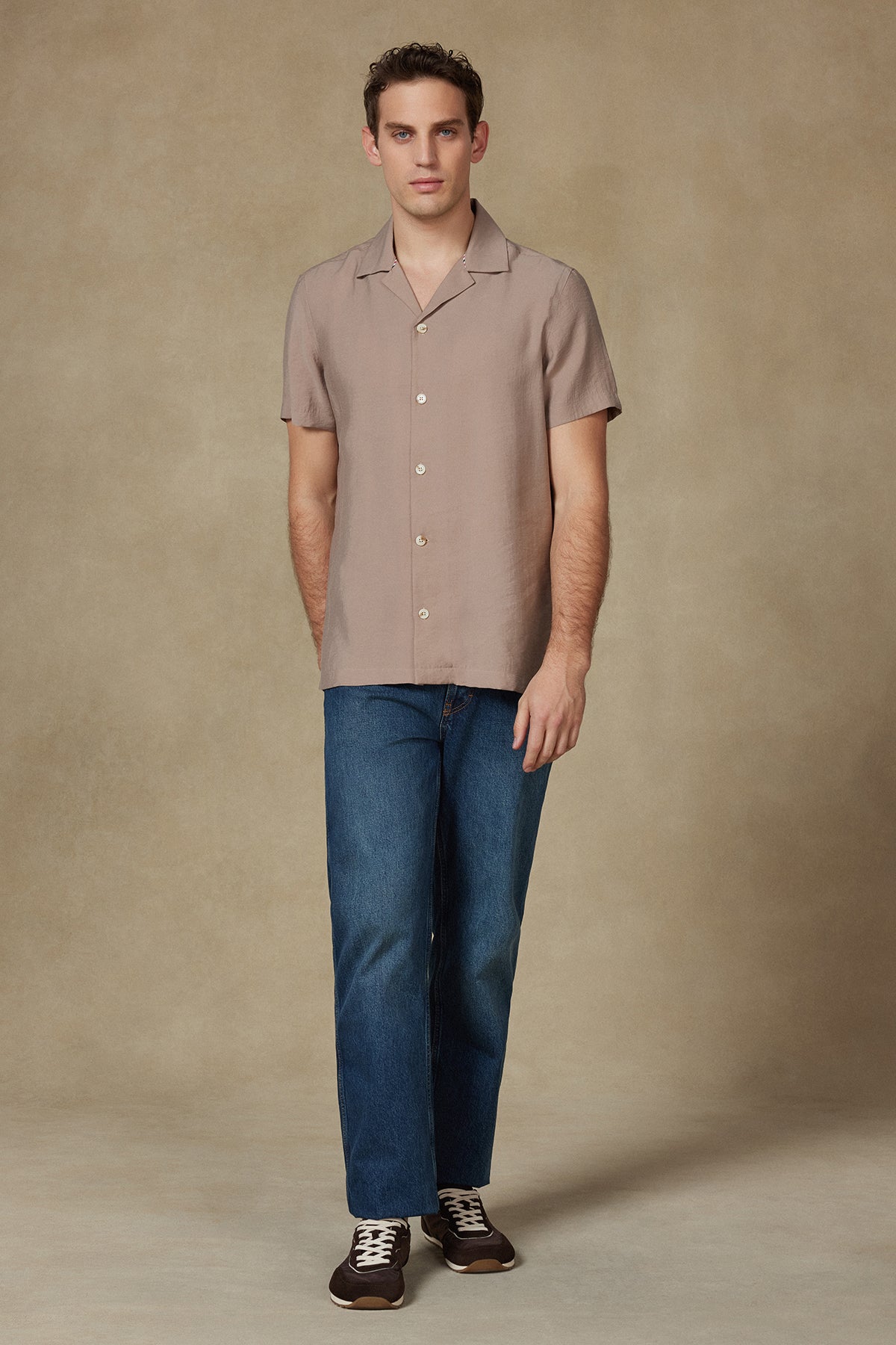 Abbate Capri Modal Modal Karışımlı Comfort Fit Koyu Bej Apaş Yaka Erkek Düz Gömlek