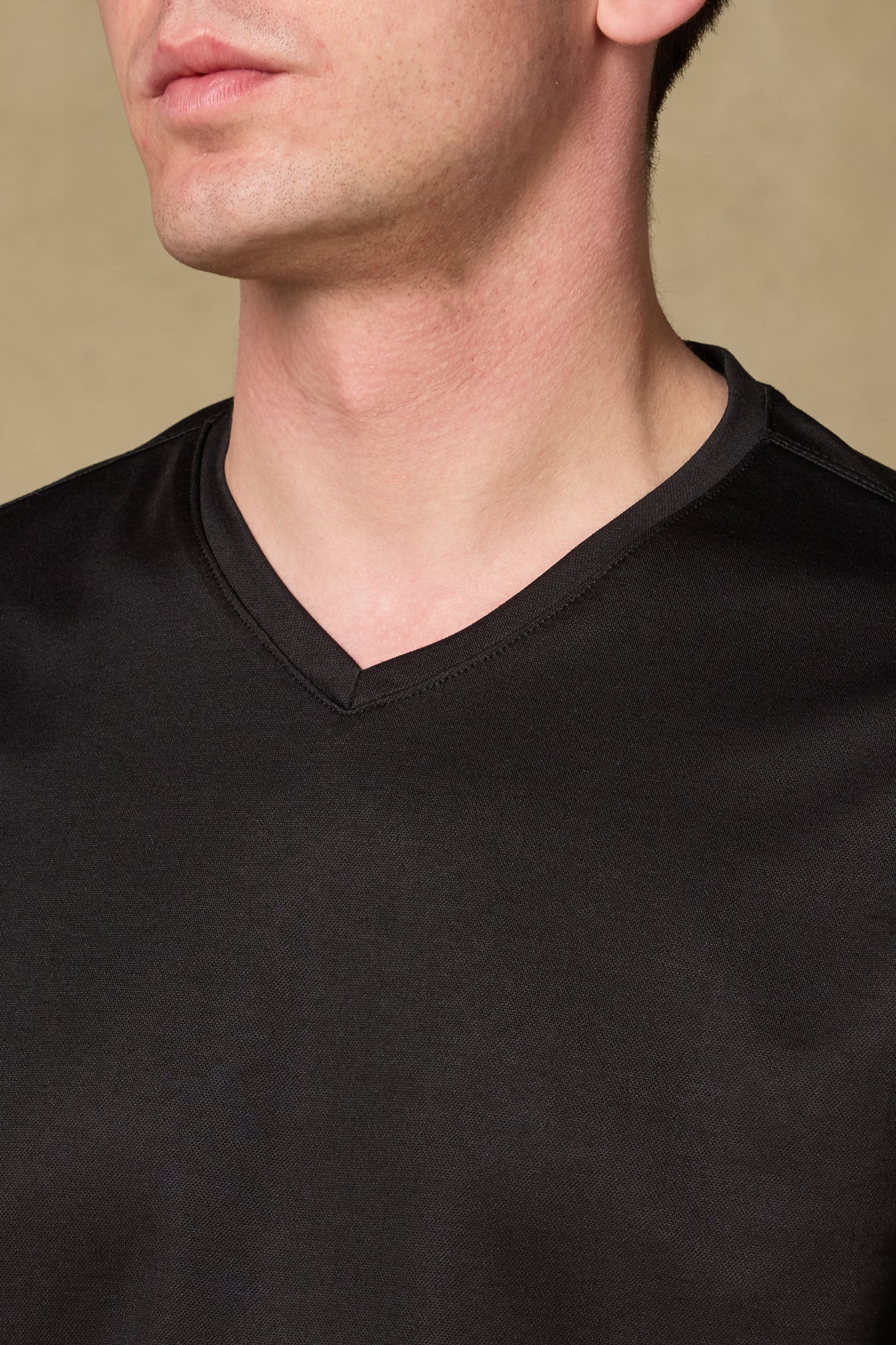 Abbate Vita Merserize Pamuklu Modern Fit Siyah V Yaka Erkek Düz T-Shirt