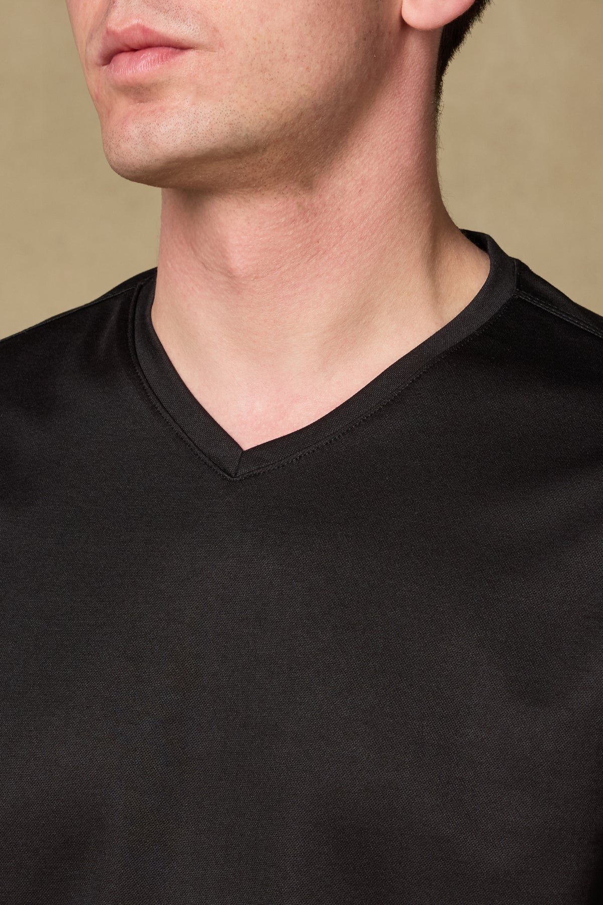 Abbate Vita Merserize %100 Pamuk Modern Fit Siyah V Yaka Erkek Düz T-Shirt