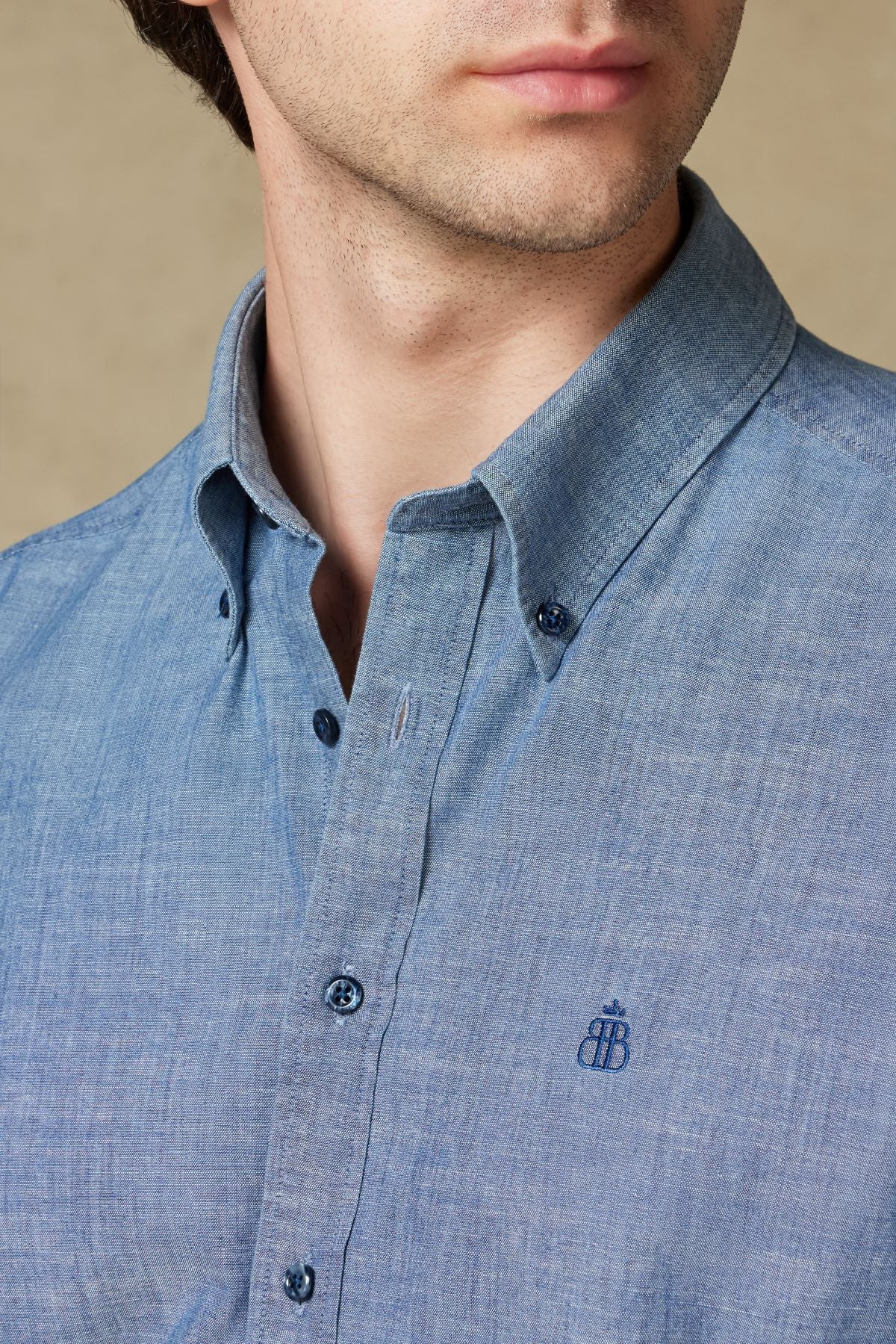 Abbate Natte Denim Pamuklu Comfort Fit Açık Mavi Düğmeli Yaka Erkek Düz Gömlek