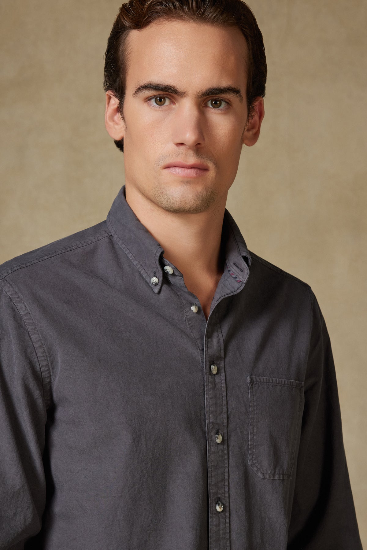 Abbate Federico Dokuma Tencel (Lyocell) Comfort Fit Koyu Gri Düğmeli Yaka Erkek Düz Gömlek