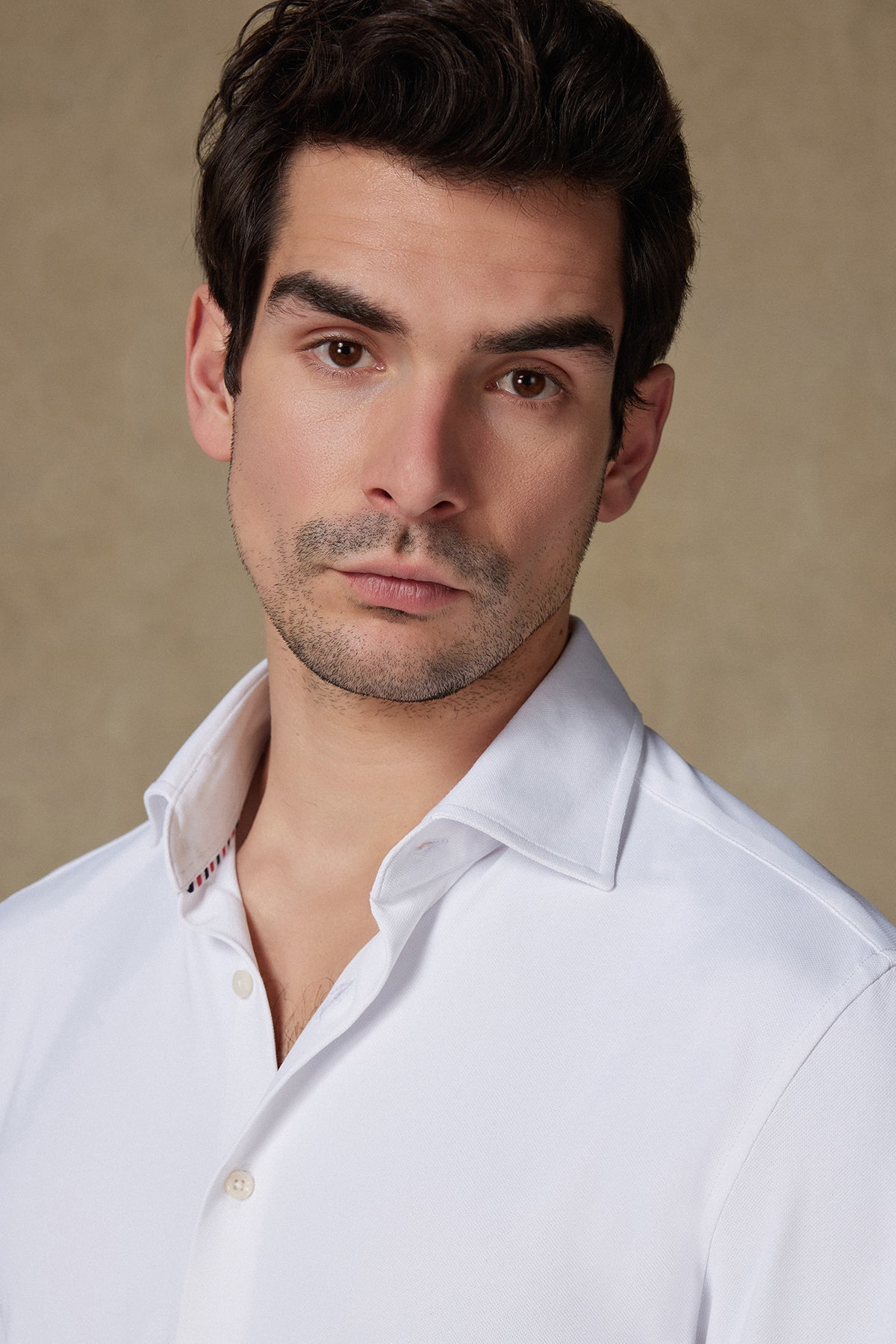 Abbate Rico Performans Polyamid Karışımlı Comfort Fit Beyaz Klasik Yaka Erkek Düz Gömlek