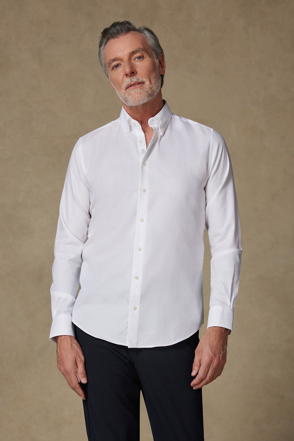 Abbate Carlo Royal Oxford Kolay Ütülenebilir %100 Pamuklu Slim Fit Beyaz Düğmeli Yaka Erkek Düz Gömlek
